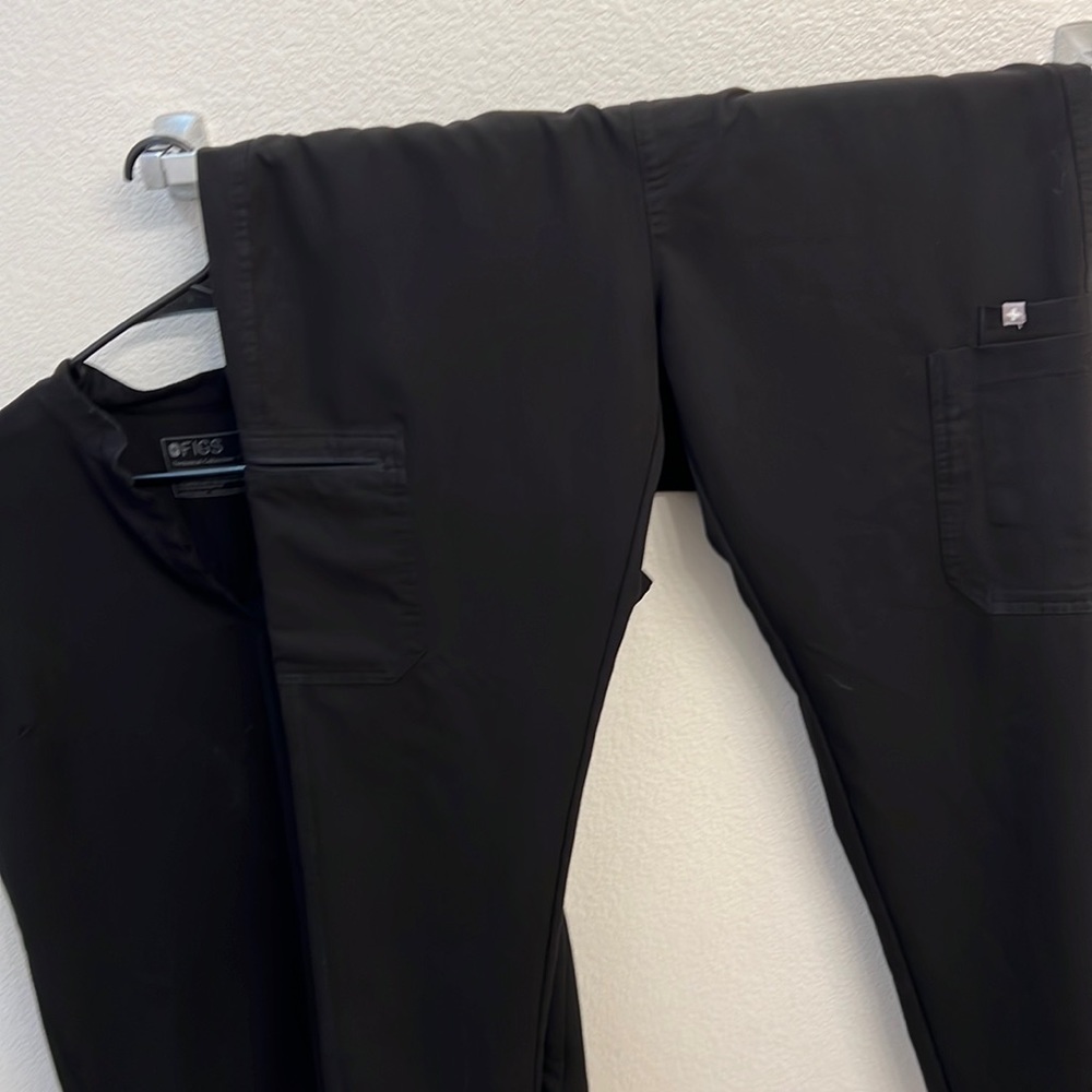 Figs Maternity Scrub Top & Pants